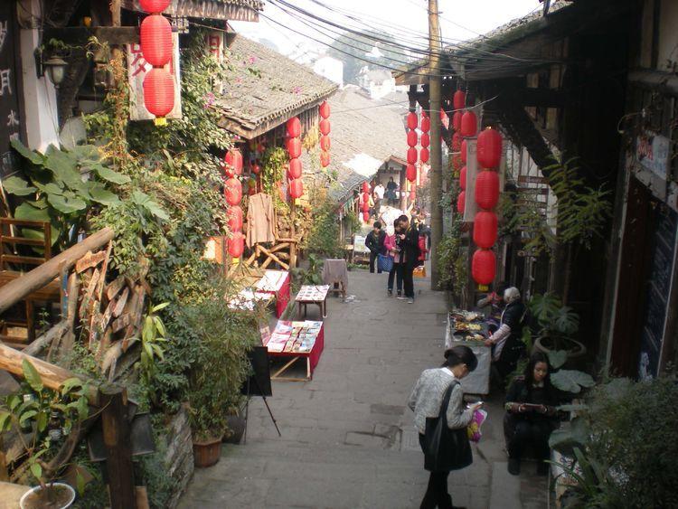 逃离快乐小镇
